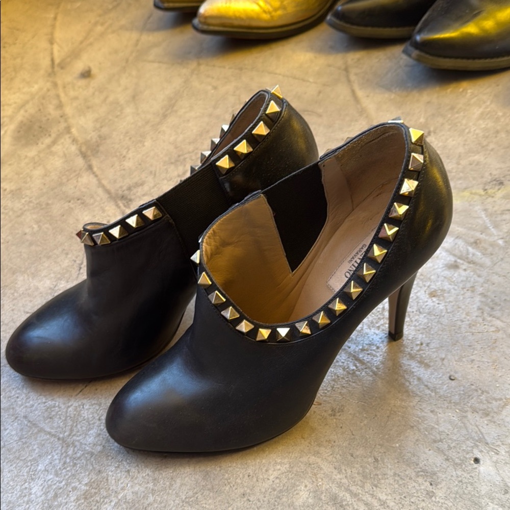 Valentino Black Studded Heels / 40